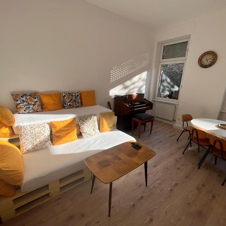 Kuenstlerisches Apartment Karlsruhe Ngoại thất bức ảnh