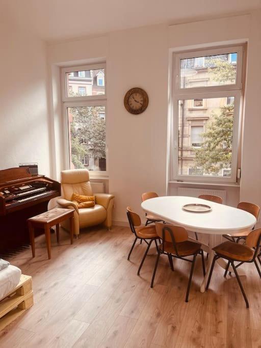 Kuenstlerisches Apartment Karlsruhe Ngoại thất bức ảnh