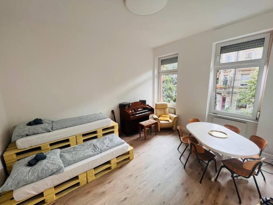 Kuenstlerisches Apartment Karlsruhe Ngoại thất bức ảnh