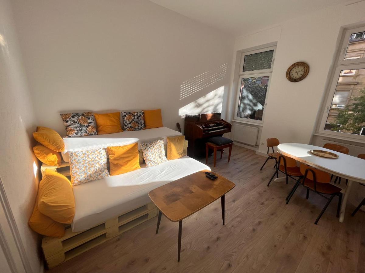 Kuenstlerisches Apartment Karlsruhe Ngoại thất bức ảnh