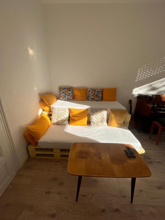 Kuenstlerisches Apartment Karlsruhe Ngoại thất bức ảnh